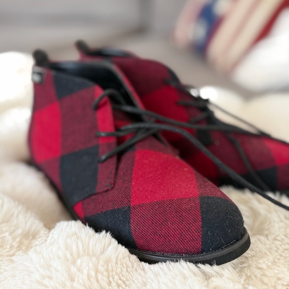 G.H. Bass & Co. Red and Black Buffalo Plaid Chukka Boots